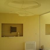 Installation électrique dans une pièce de vie